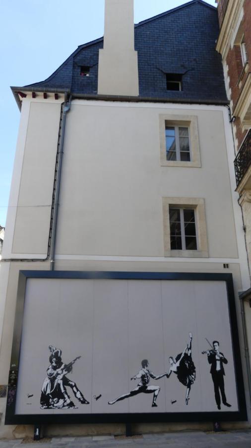 Gite Du Passant Rennais Avec Balcon Sur Cour Rennes Exterior foto