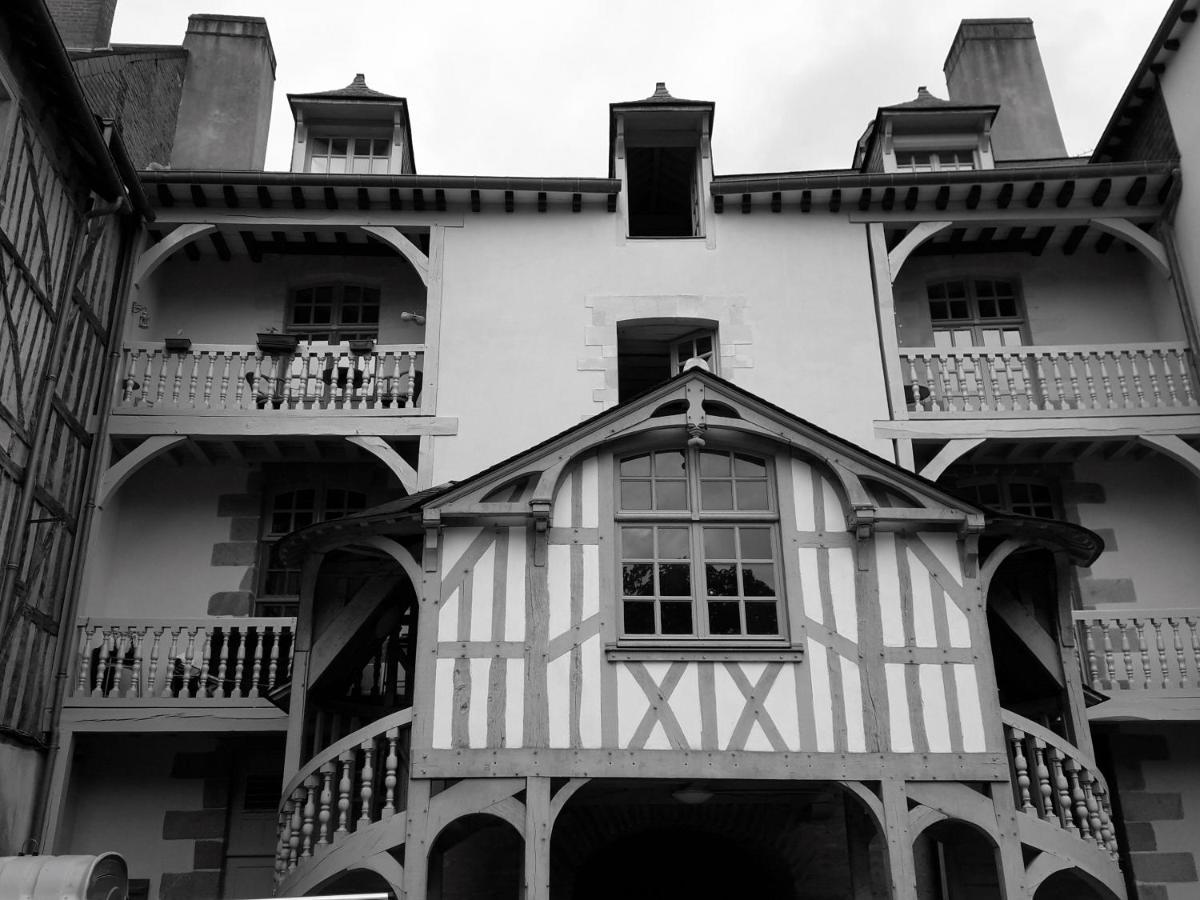 Gite Du Passant Rennais Avec Balcon Sur Cour Rennes Exterior foto